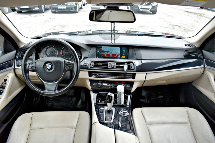 BMW 5 Series, 2012 an photo 6