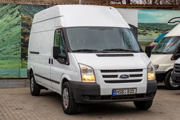 Ford Transit an 2012 photo