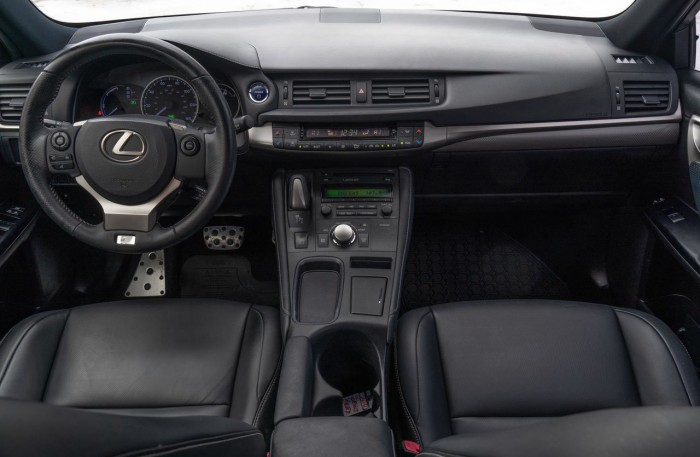 Lexus CT Series, 2015 an photo 8