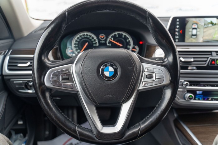 BMW 7 Series, 2017 an photo 9