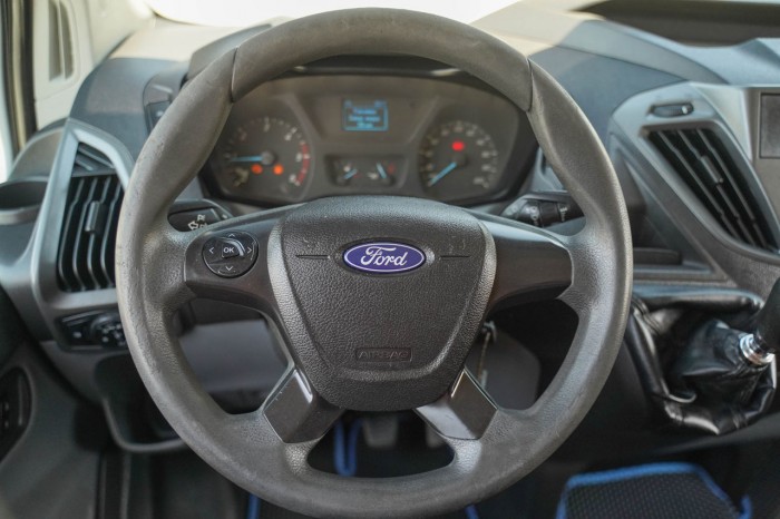 Ford Custom 9 Locuri, 2016 an photo 7