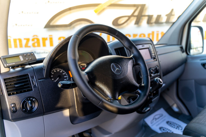 Mercedes 519 Frigider, 2015 an photo 8