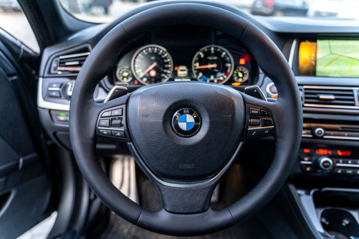 BMW 5 Series, 2014 an photo 8