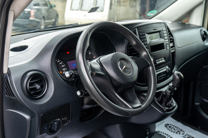 Mercedes Autoturism 8 Locuri, 2015 an photo 6