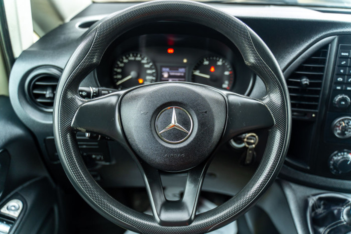 Mercedes Autoturism 8 Locuri, 2015 an photo 9