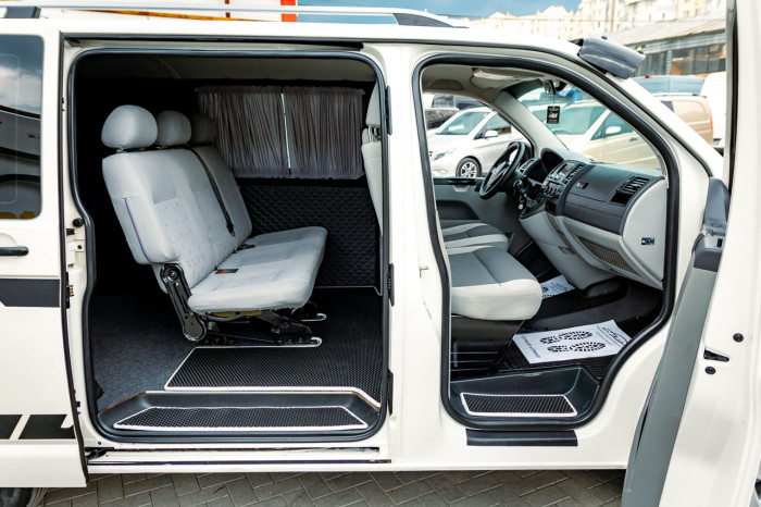 Volkswagen Caravelle, 2014 an photo 14
