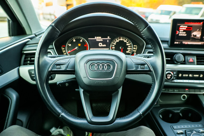 Audi A4, 2018 an photo 9