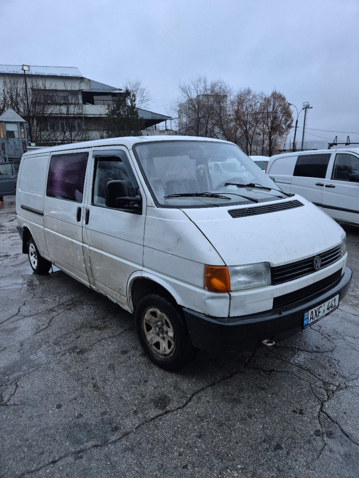 Volkswagen T 4 1.9 d, 1991 an photo 1