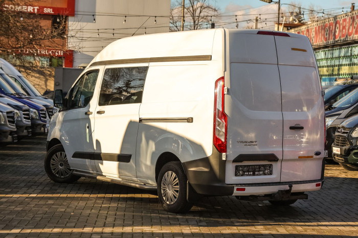 Ford Transit, 2017 an photo 1