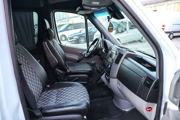 Mercedes Sprinter 7 Locuri, 2015 an photo 6