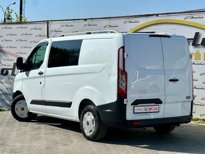 Ford Transit photo 2