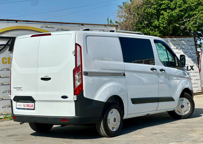 Ford Transit photo 3