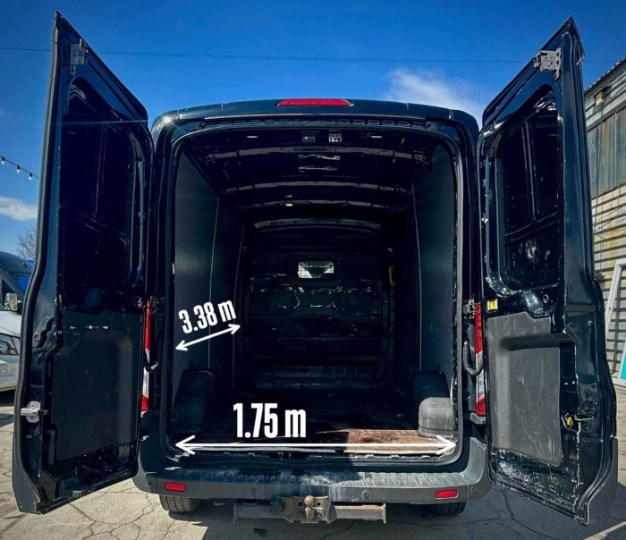 Ford Transit photo 10