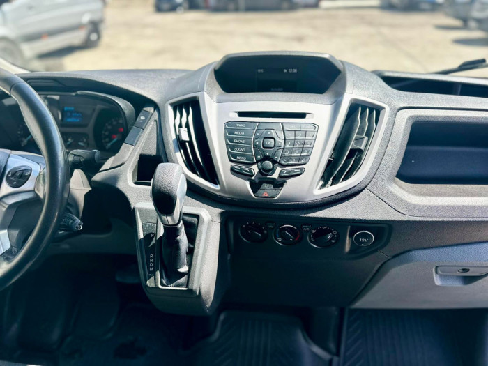 Ford Transit photo 5