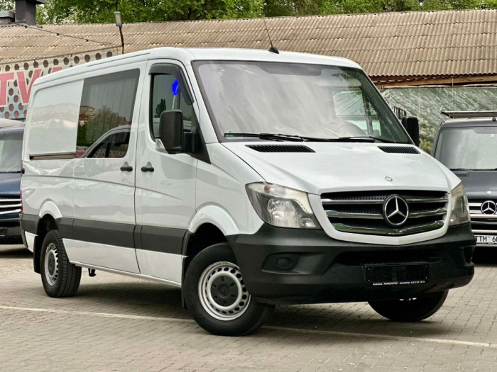 Mercedes Sprinter 7 locuri photo