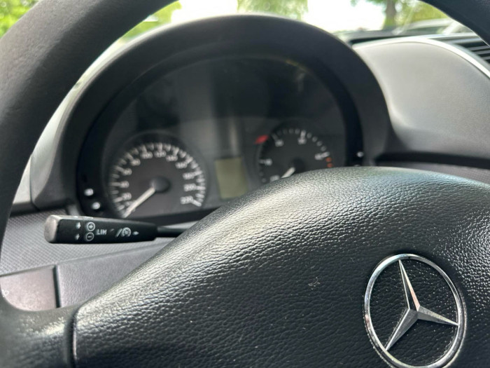 Mercedes Vito 113 photo 11