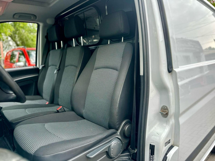 Mercedes Vito 113 photo 9
