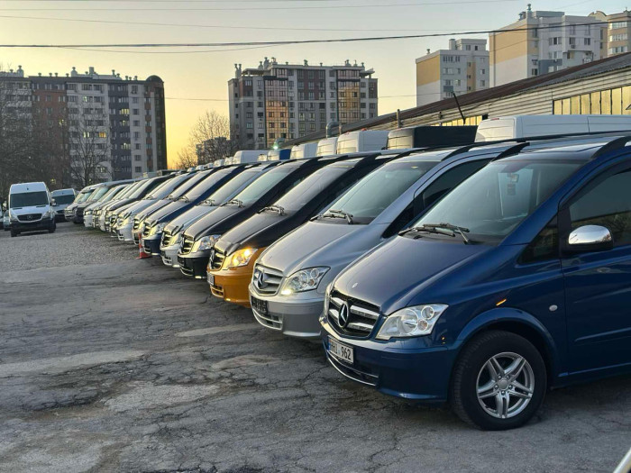 Mercedes Vito photo 3
