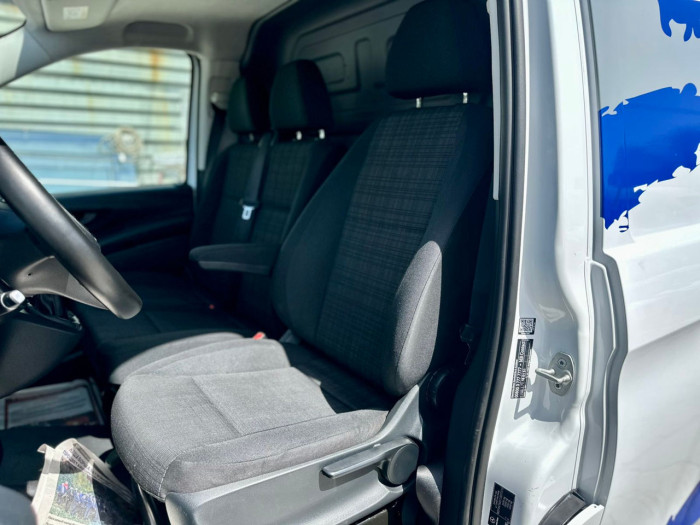 Mercedes Vito photo 8