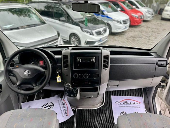Volkswagen CRAFTER  cu 6 locuri photo 10