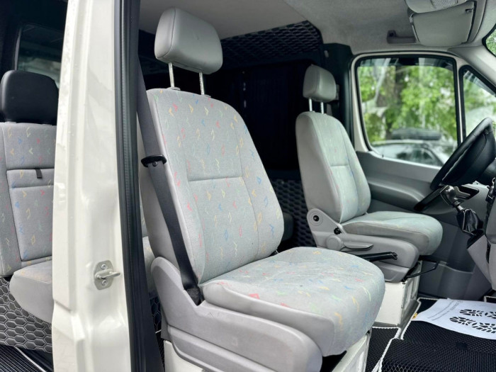 Volkswagen CRAFTER  cu 6 locuri photo 9
