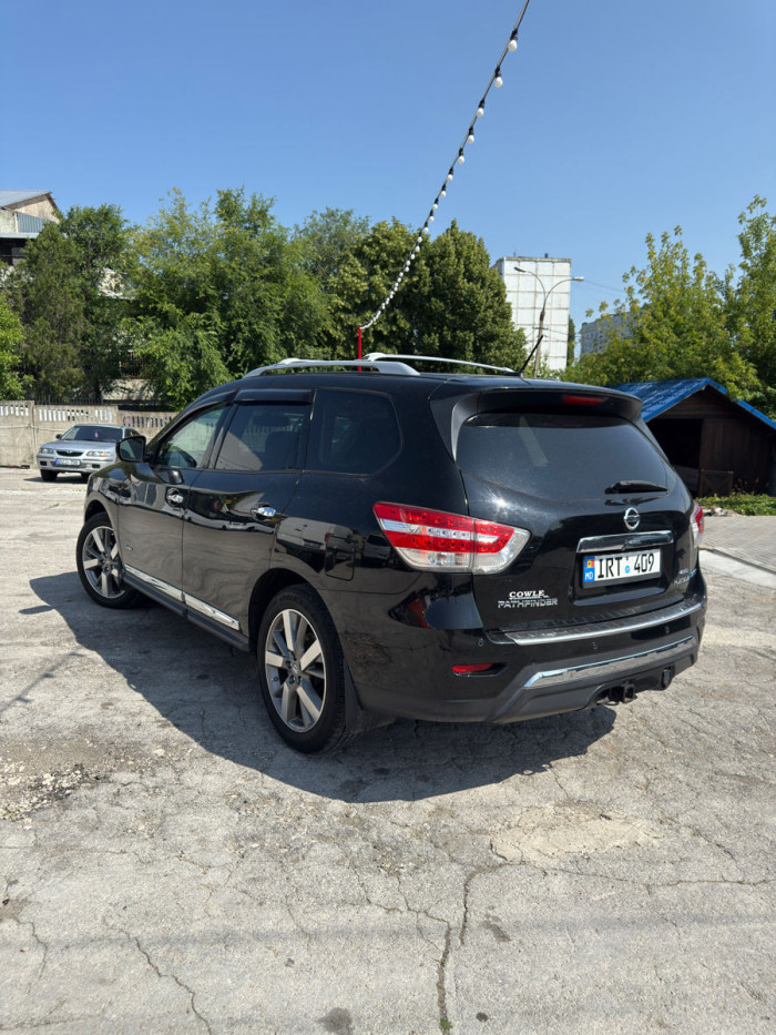 Nissan Pathfinder an. 2013 photo 2