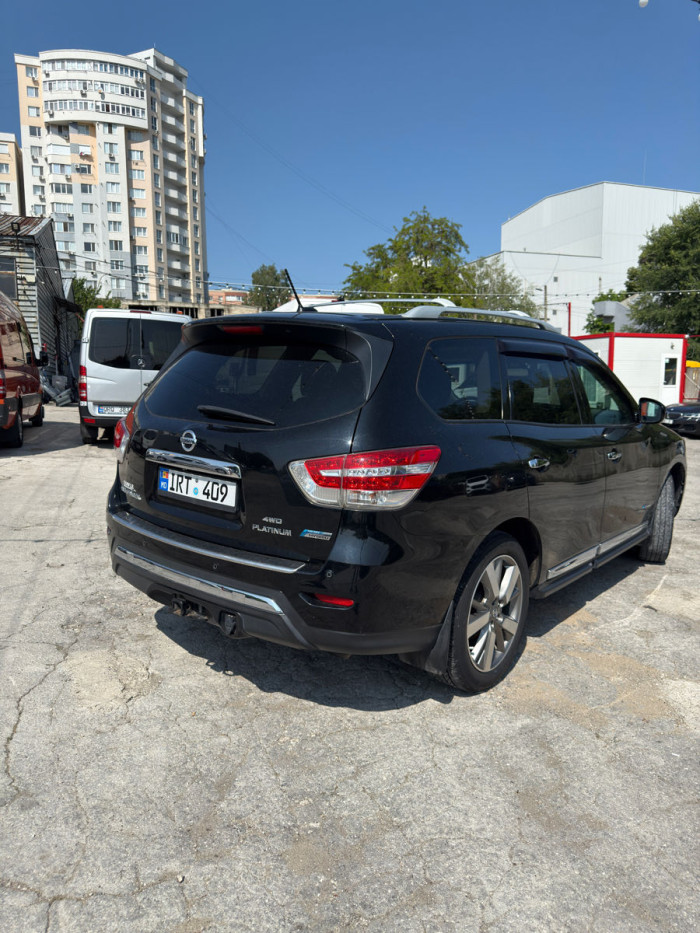 Nissan Pathfinder an. 2013 photo 3