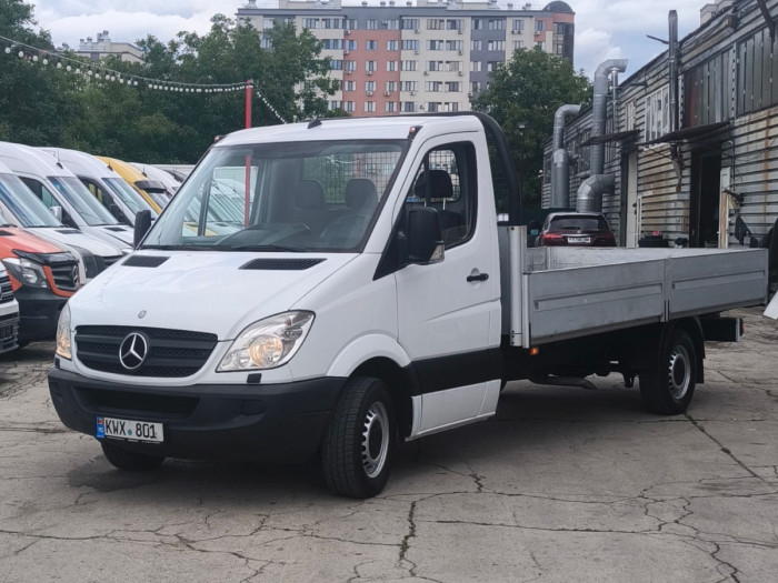 Mercedes Sprinter  an. 2012 photo