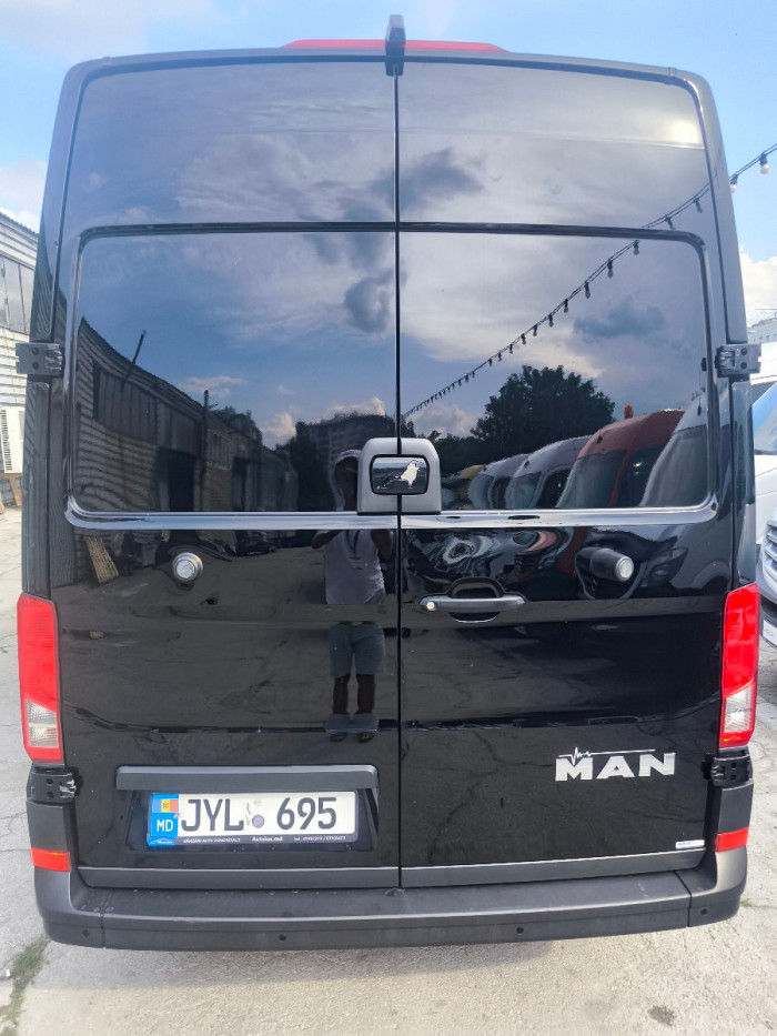 Man an. 2019 photo 3