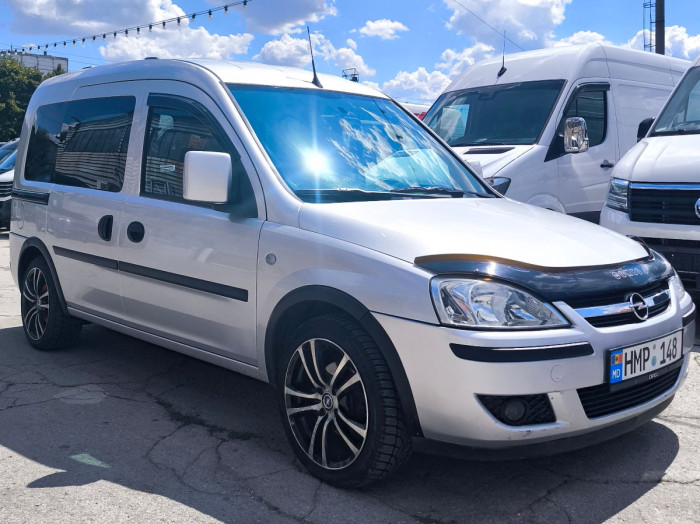 Opel Combo an. 2007 photo 1