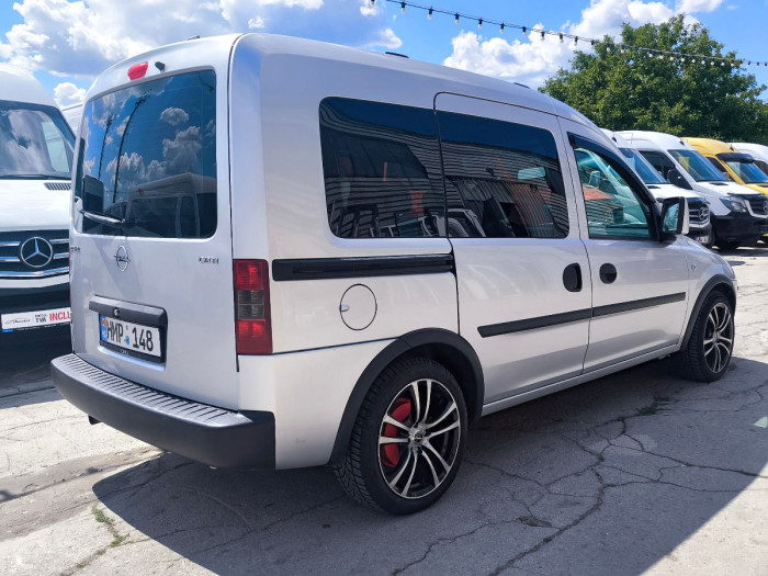 Opel Combo an. 2007 photo 11