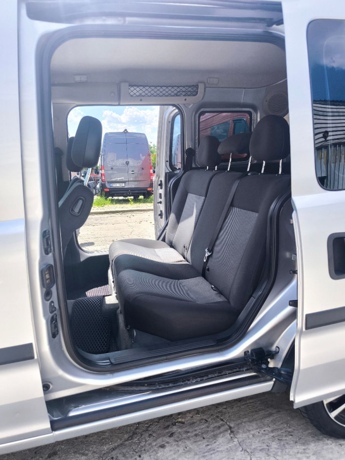 Opel Combo an. 2007 photo 6