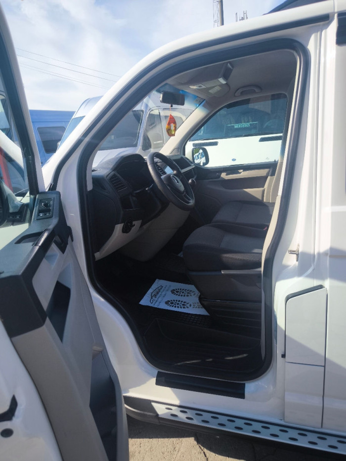 Volkswagen Transporter  an. 2017 photo 6