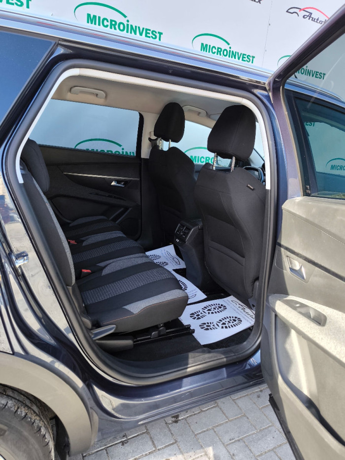 Peugeot 5008 an. 2018 photo 8