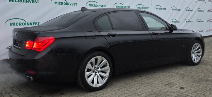 BMW 7 Series an. 2011 photo 4