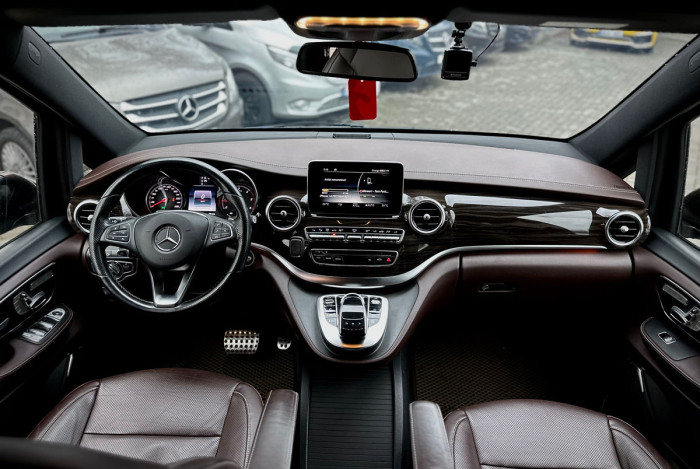 Mercedes V-Class an. 2017 photo 12