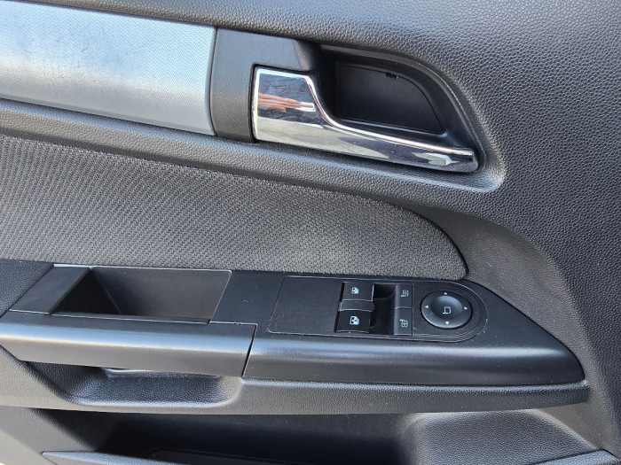 Opel Astra an. 2006 photo 12