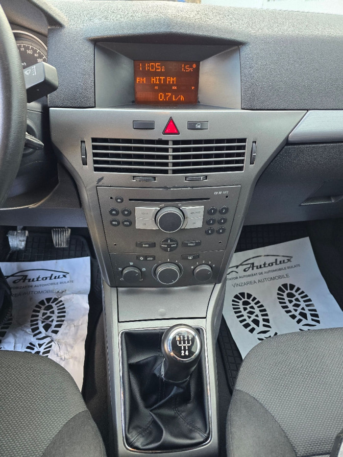 Opel Astra an. 2006 photo 13