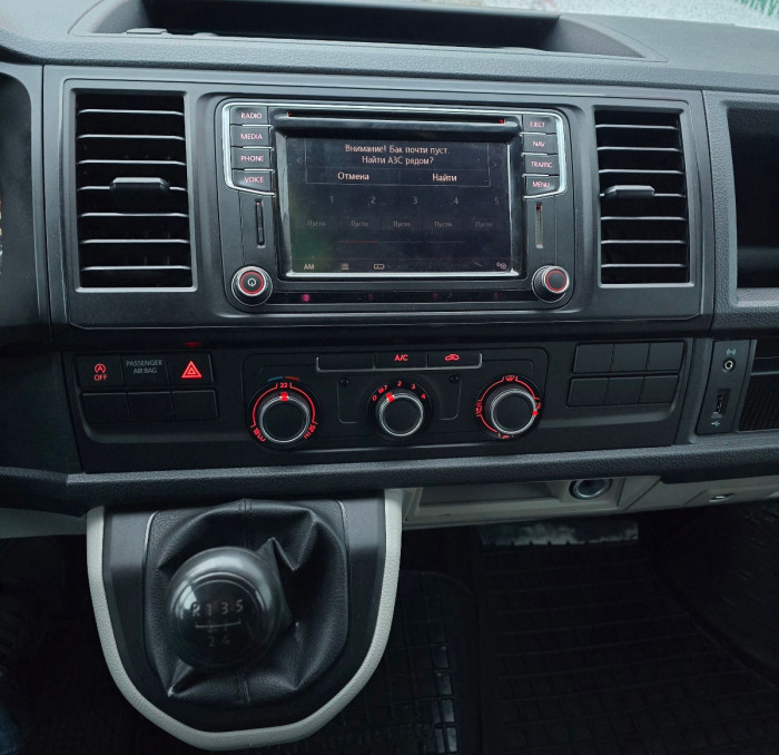 Volkswagen Transporter an. 2016 photo 11