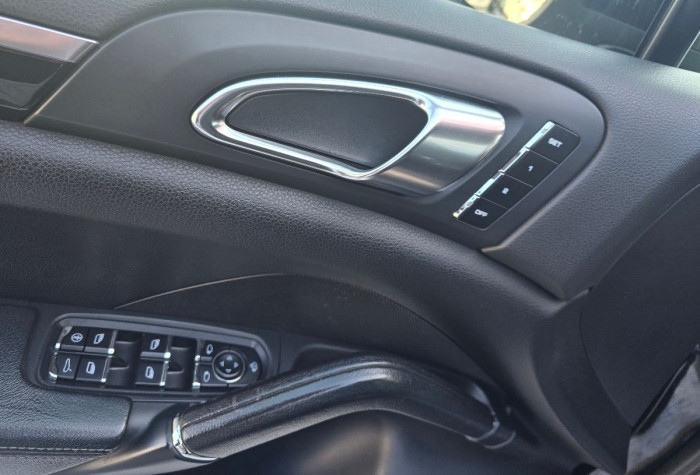 Porsche Cayenne an. 2012 photo 6