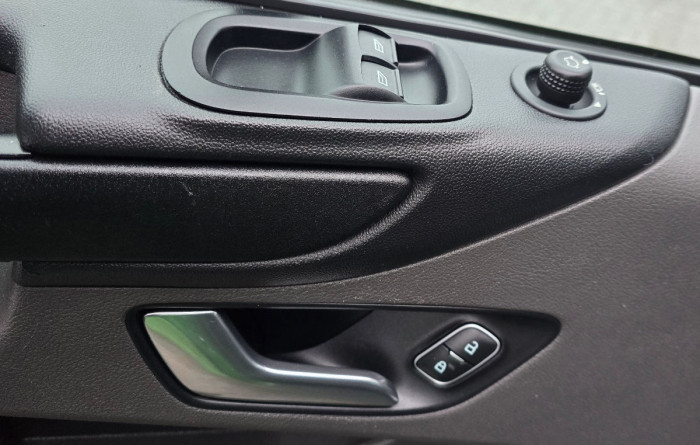 Ford Transit Custum TVA photo 6
