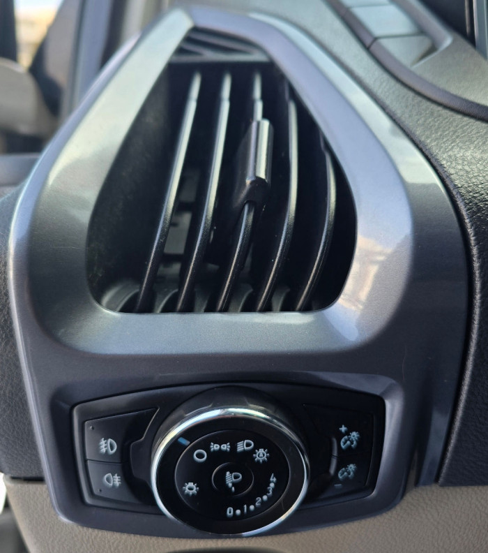 Ford Transit custum photo 8