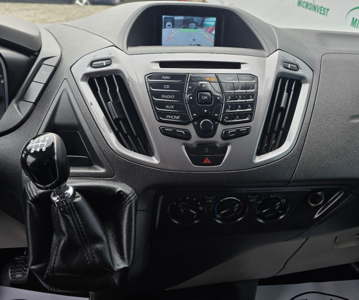 Ford Transit Custum photo 10