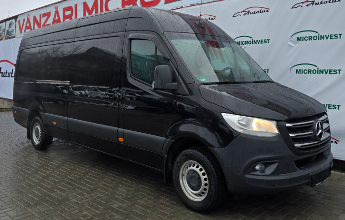 Mercedes Sprinter photo 1