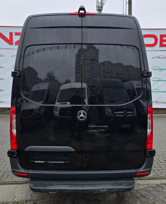 Mercedes Sprinter photo 12