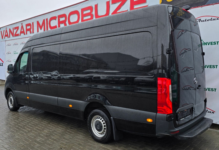 Mercedes Sprinter photo 3