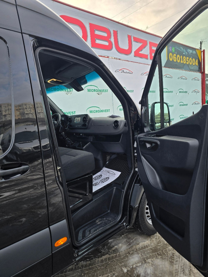 Mercedes Sprinter photo 10