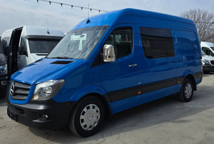 Mercedes Sprinter photo 2