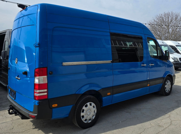 Mercedes Sprinter photo 4