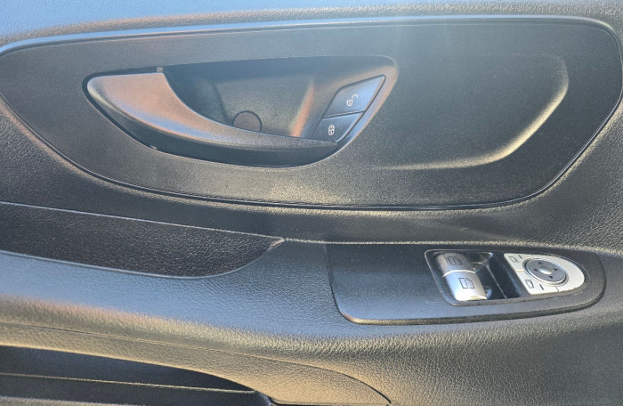 Mercedes Vito photo 6